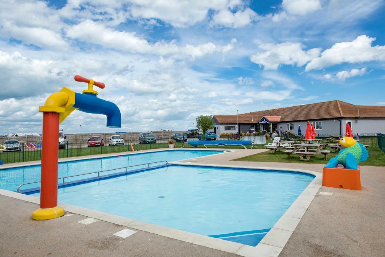 Camping Pods, Seaview Holiday Park وايتستابل المظهر الخارجي الصورة